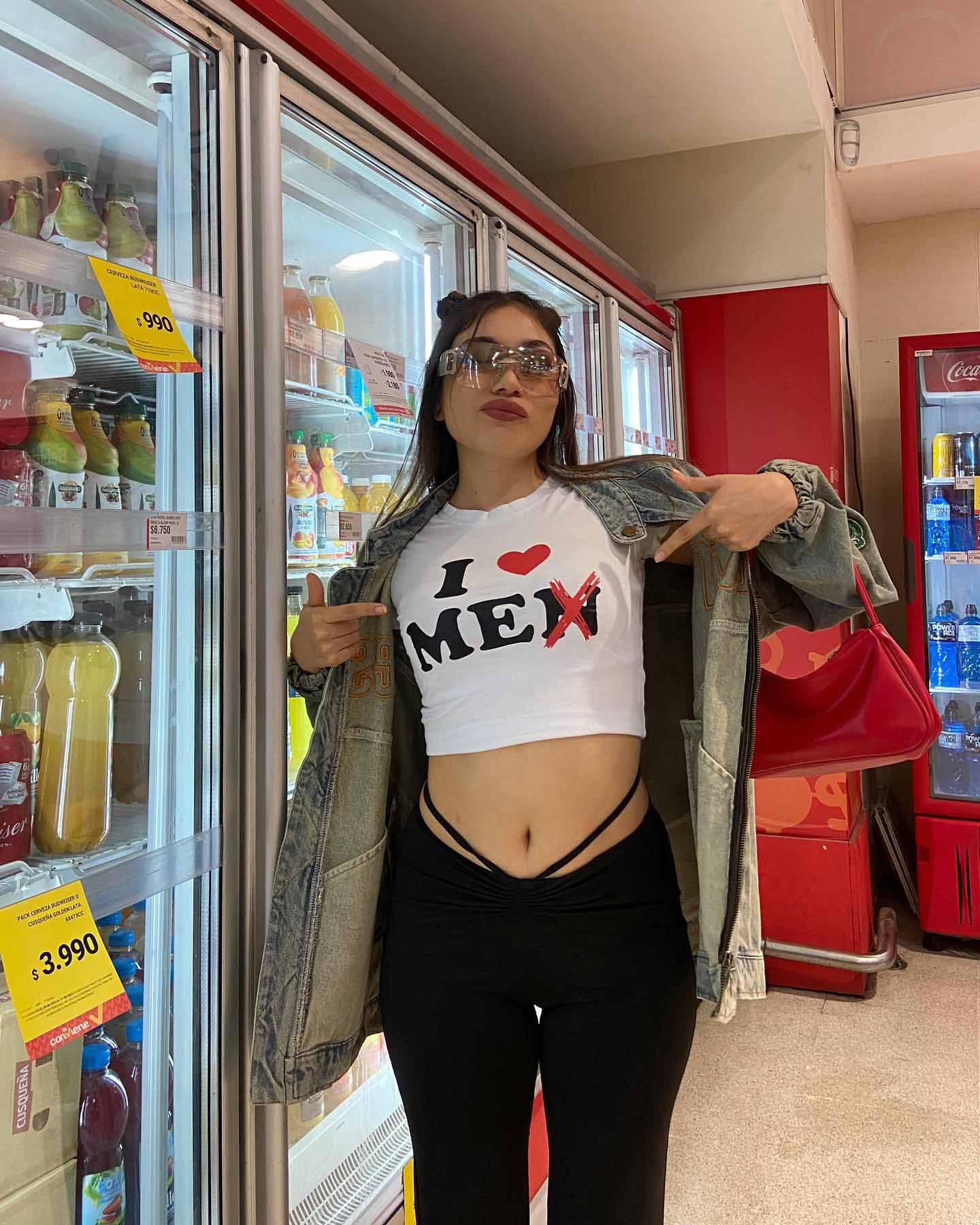 Love Me Not Men Y2k Baby Tee - Image 3