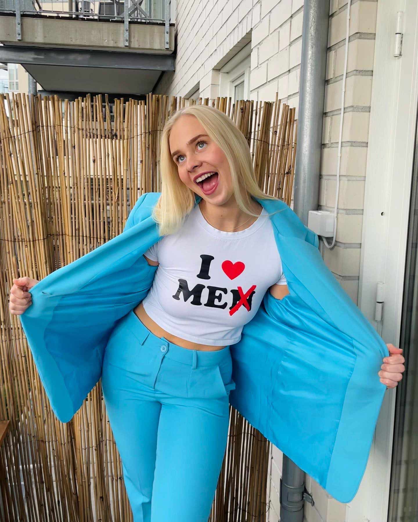 Love Me Not Men Y2k Baby Tee - Image 4