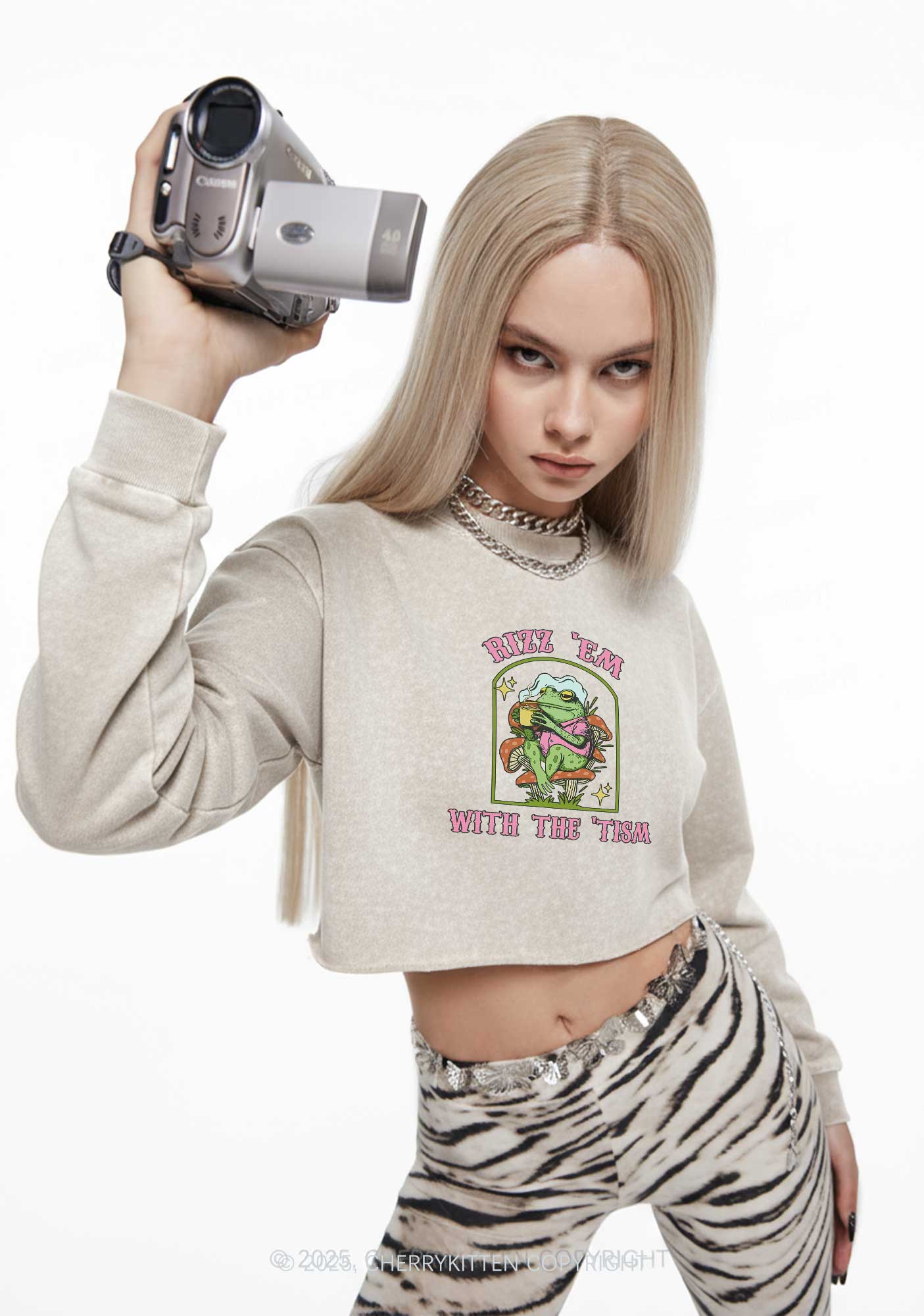 Tism Rizz Frog Y2K Crop Washed Sweatshirts Cherrykitten - Image 2