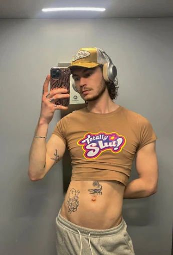 Totally Slxt Y2K Baby Tee Cherrykitten - Image 4